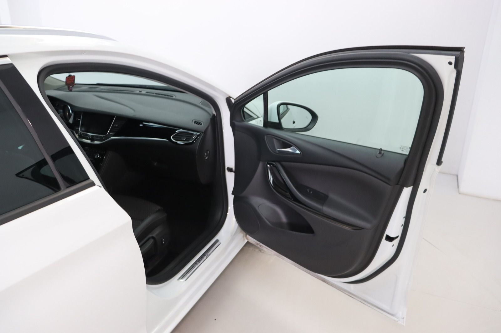 Fahrzeugabbildung Opel Astra K Sports Tourer 1.4 Turbo * LED Matrix * I