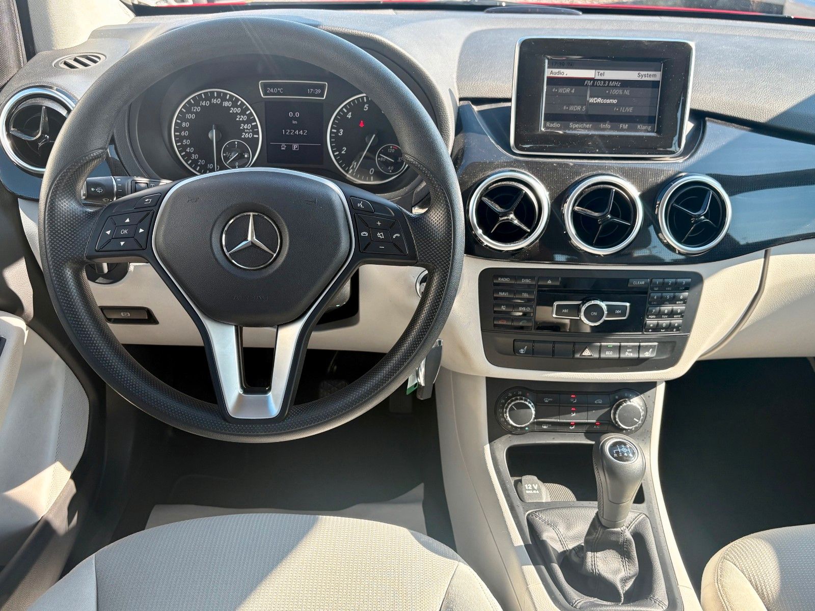 Fahrzeugabbildung Mercedes-Benz B 180 Xenon AHK 1.HAND Klima SCHECKHEFT SHZ PDC