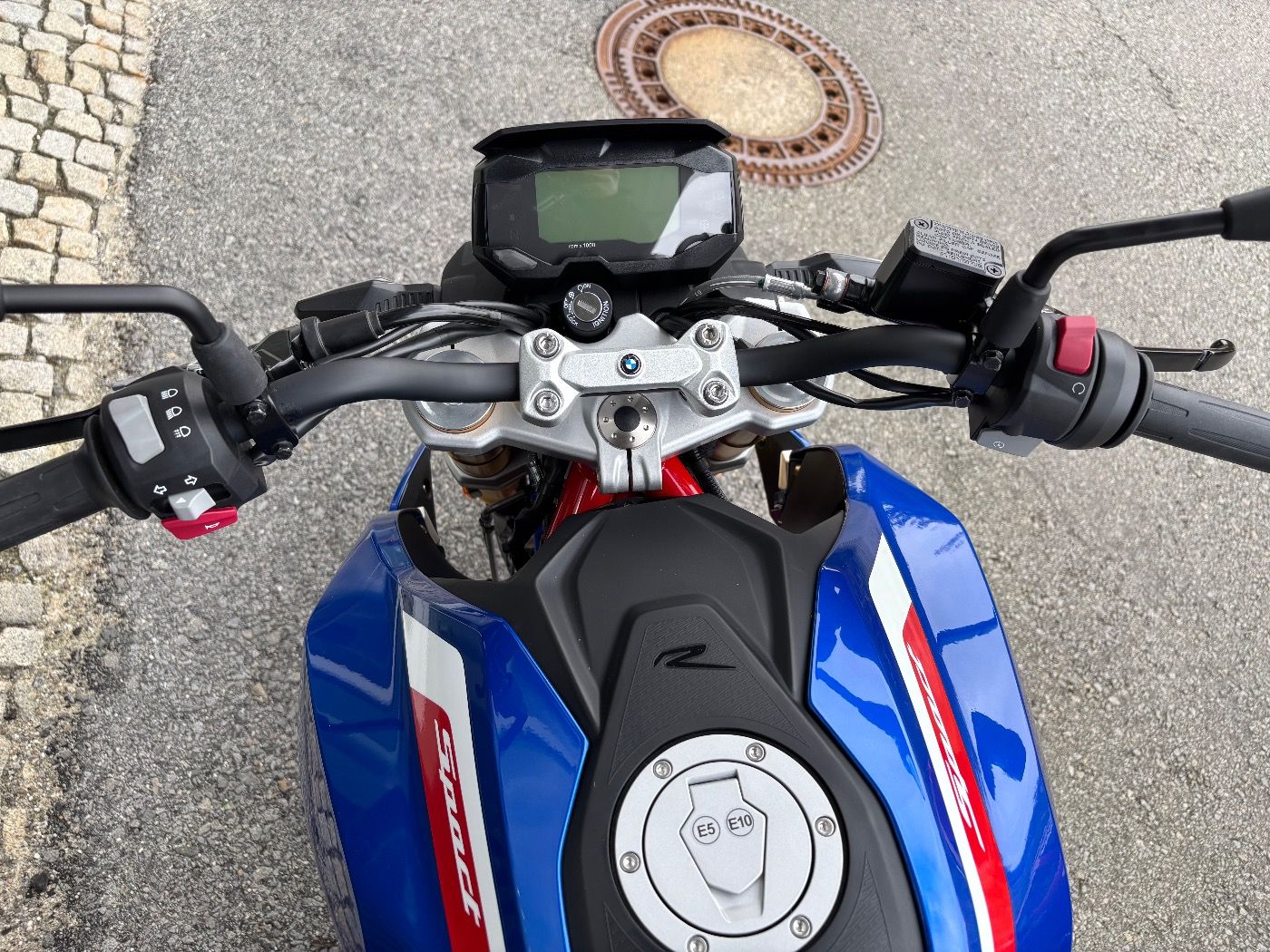 Fahrzeugabbildung BMW G 310 R Style Sport