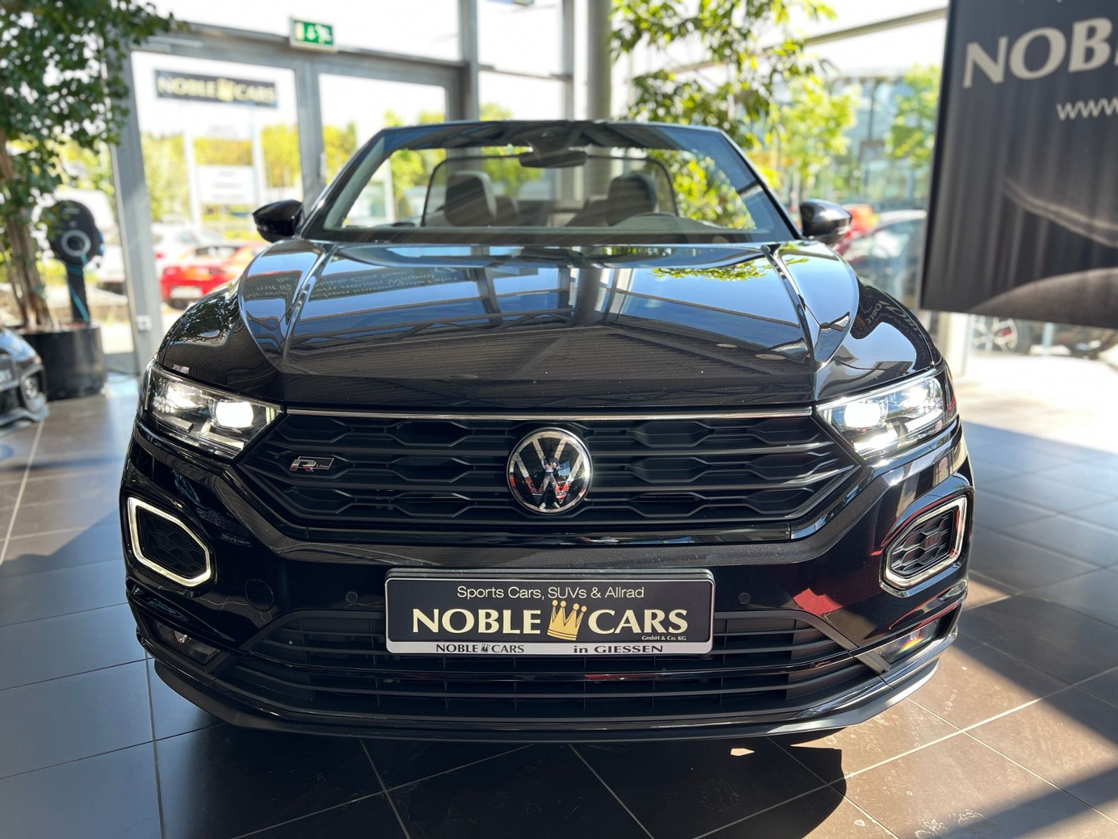 Fahrzeugabbildung Volkswagen T-Roc Cabriolet R Line Black AHK BEATS KEYLESS