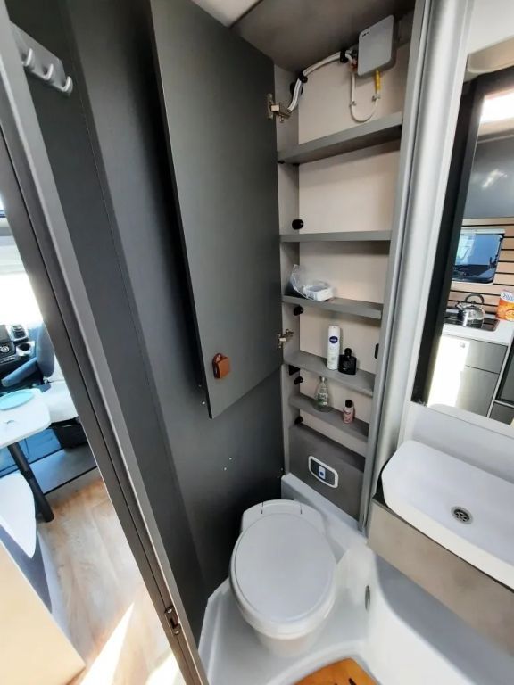 Fahrzeugabbildung Crosscamp EXPDN 7.0 E Verfüg./Sparen Sie 10.819,- €