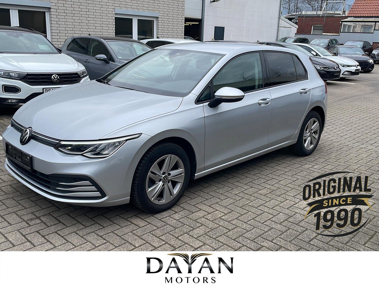 Volkswagen Golf VIII 2.0 TDI Life Virtual LED ACC DSG Ambie