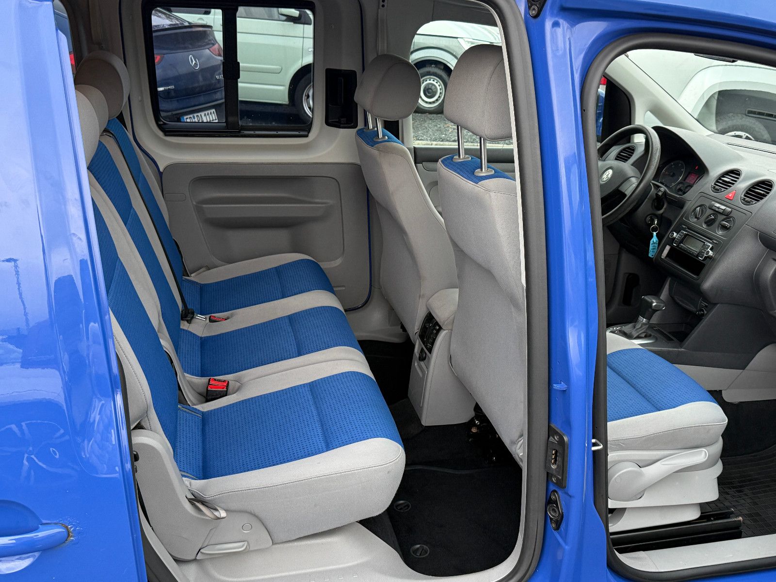 Fahrzeugabbildung Volkswagen Caddy Maxi Life 1.9 TDi DSG 7-Sitzer AHK PDC