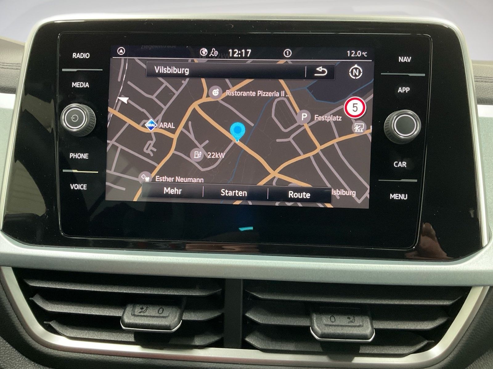 Volkswagen T-Roc - Bild 12