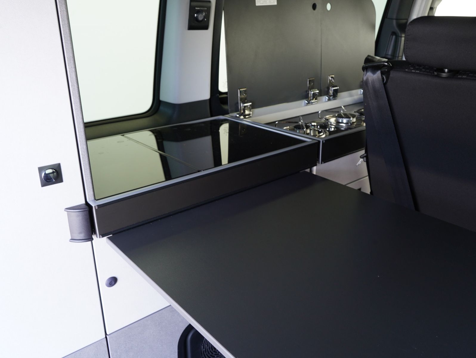 Fahrzeugabbildung Pössl VANSTAR Vito Tourer 119 CDI Pro 4x4 lang KÜCHE