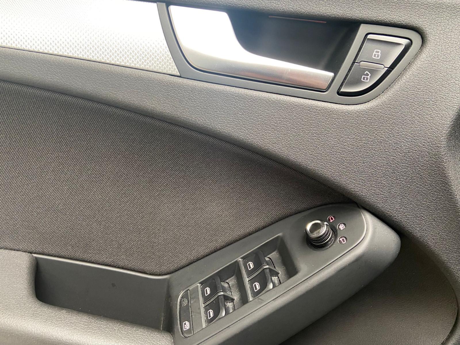 Audi A4 2010 — photo 14