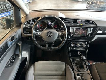 MYAUTOCENTER – Gebraucht- und Jahreswagen mit Werkstattservice in Pfaffenhofen Volkswagen Touran *7.SITZER*ACC*NAV*SZHZ*LED*ALCANTARA*