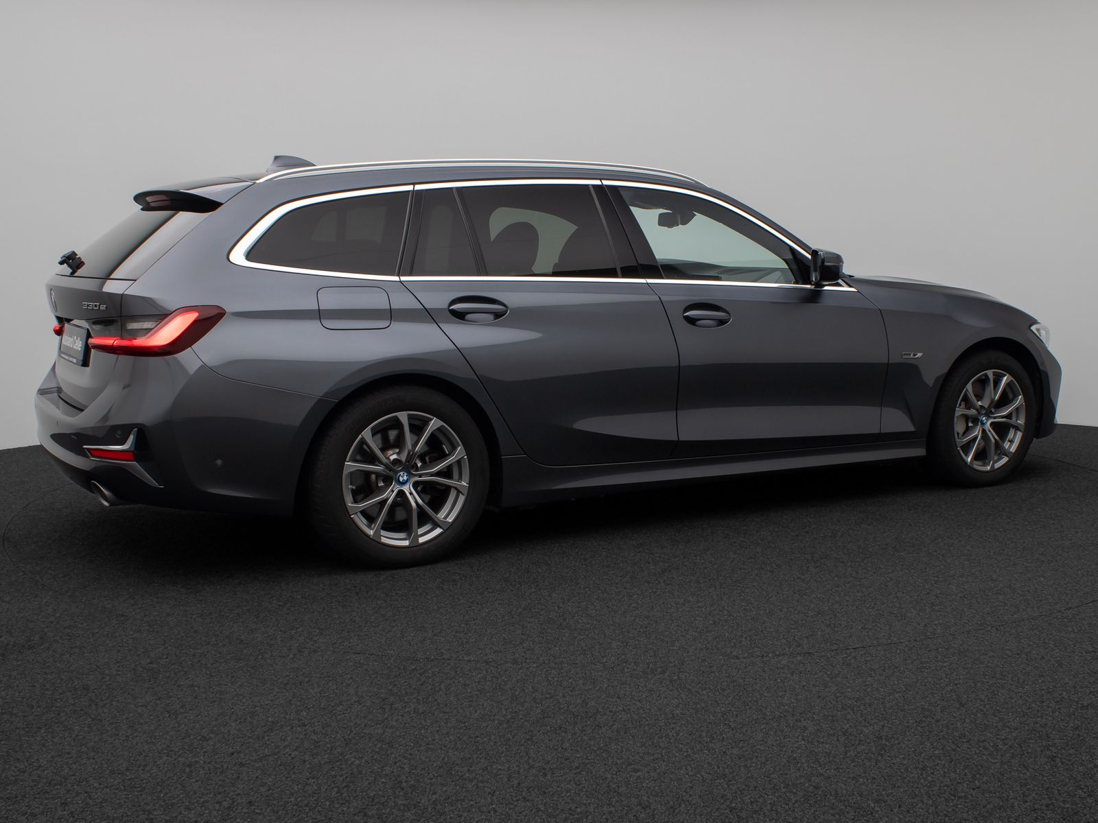 Fahrzeugabbildung BMW 330e Luxury Line 360°Laser HUD DAB HiFi Sport
