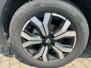 Dacia Sandero Stepway Comfort TCe 90 PS mit Navi Einpa
