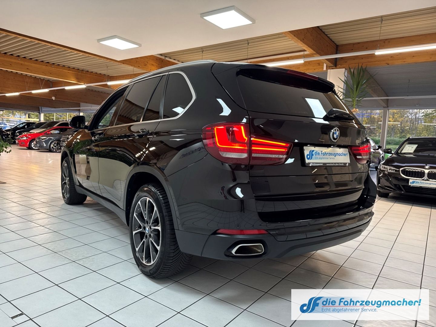 Fahrzeugabbildung BMW X5 xDrive 30 d HUD AHK-klappbar Navi Leder Memor