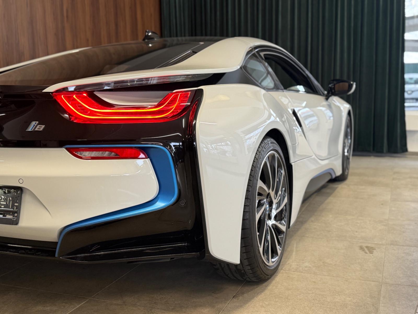 BMW i8 Coupe Pure Impulse°LED°VC°Kamera°HUD°H&K°