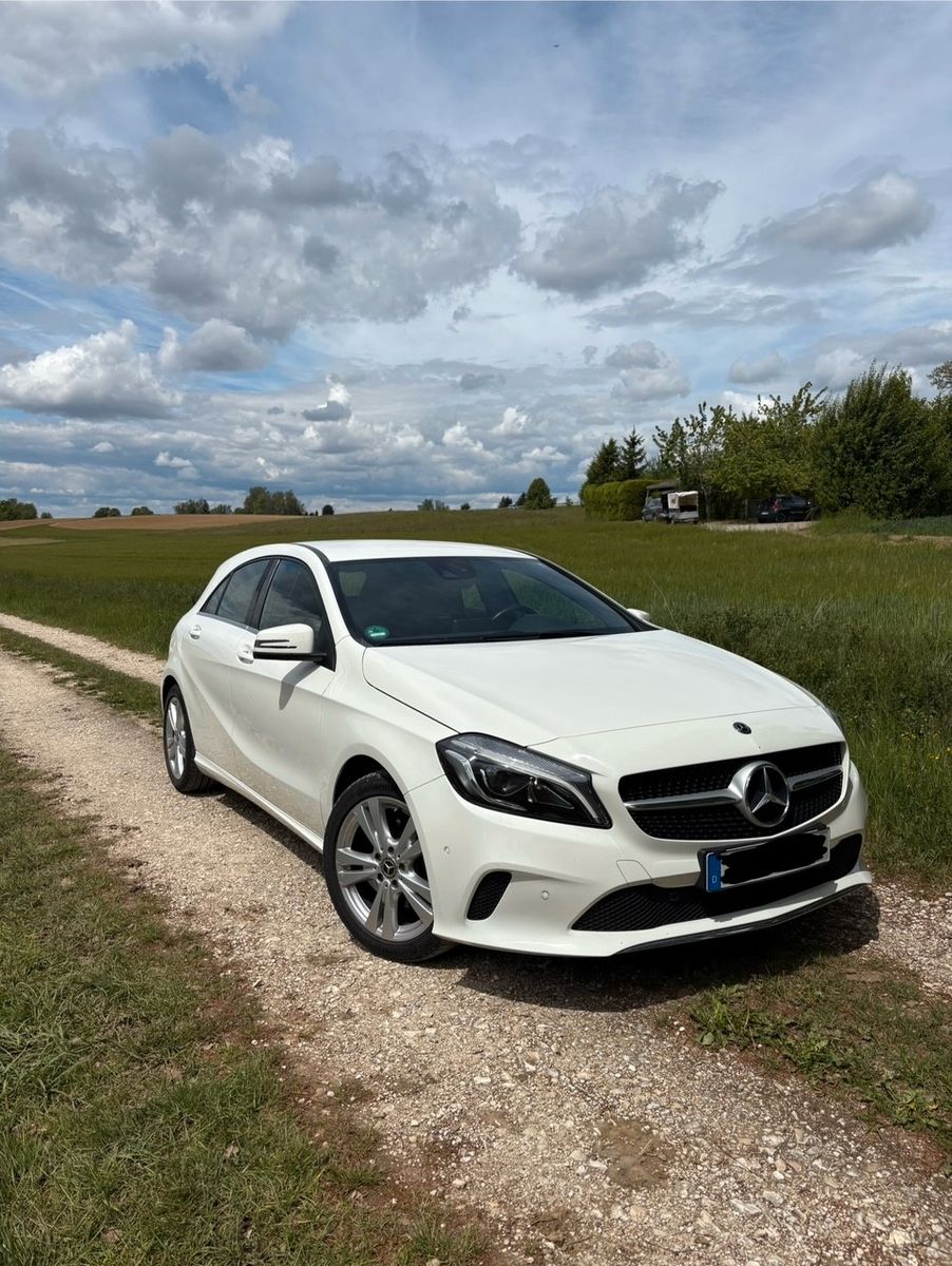 MERCEDES-BENZ A 200 AHK/Business-Paket/Licht- &amp; Sicht-Paket
