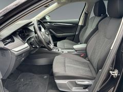 Fahrzeugabbildung Skoda Octavia Combi Style DSG Navi LED ACC Lane Kamera