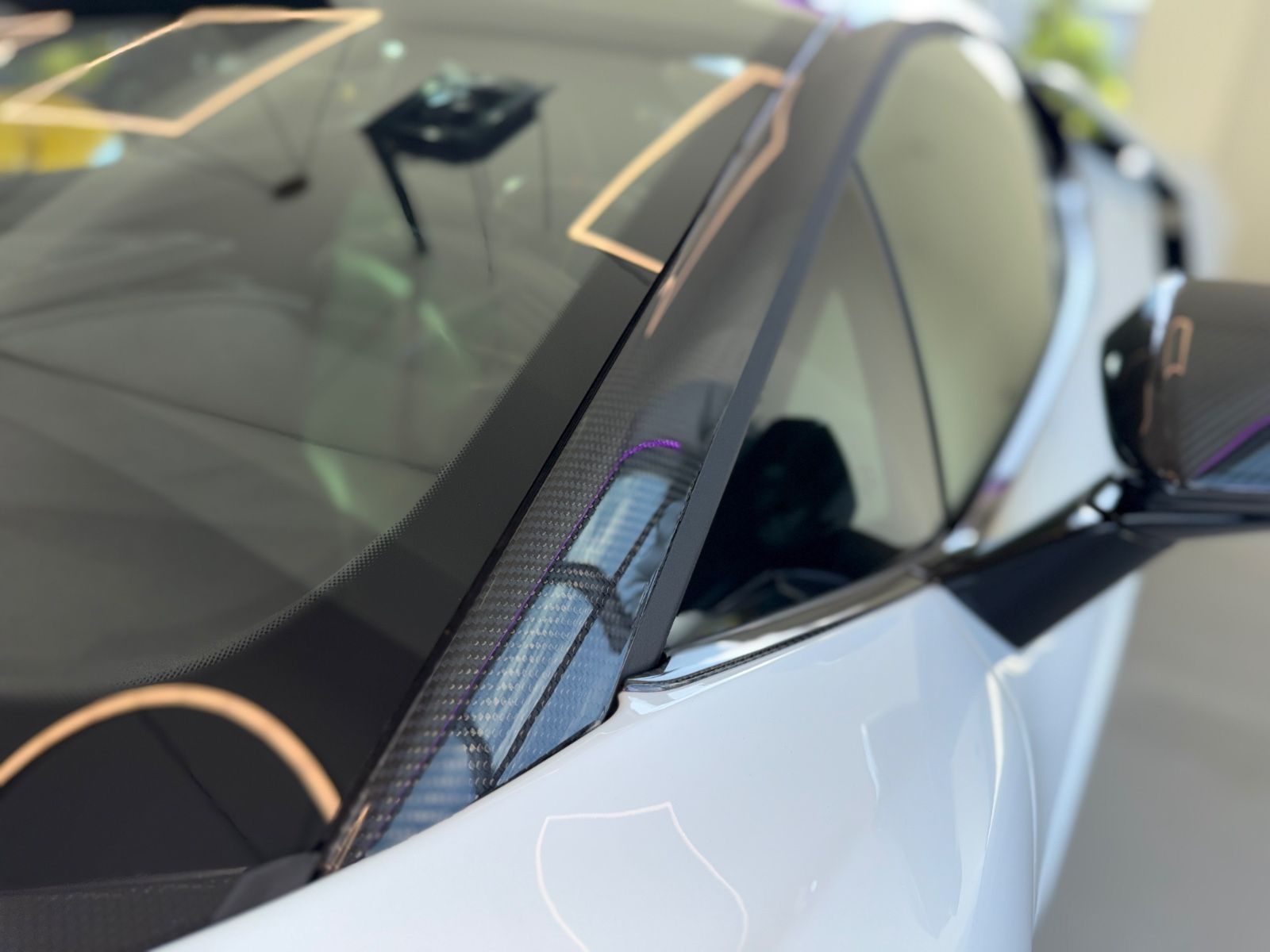 Revuelto V12 Full Carbon Lift Sonus