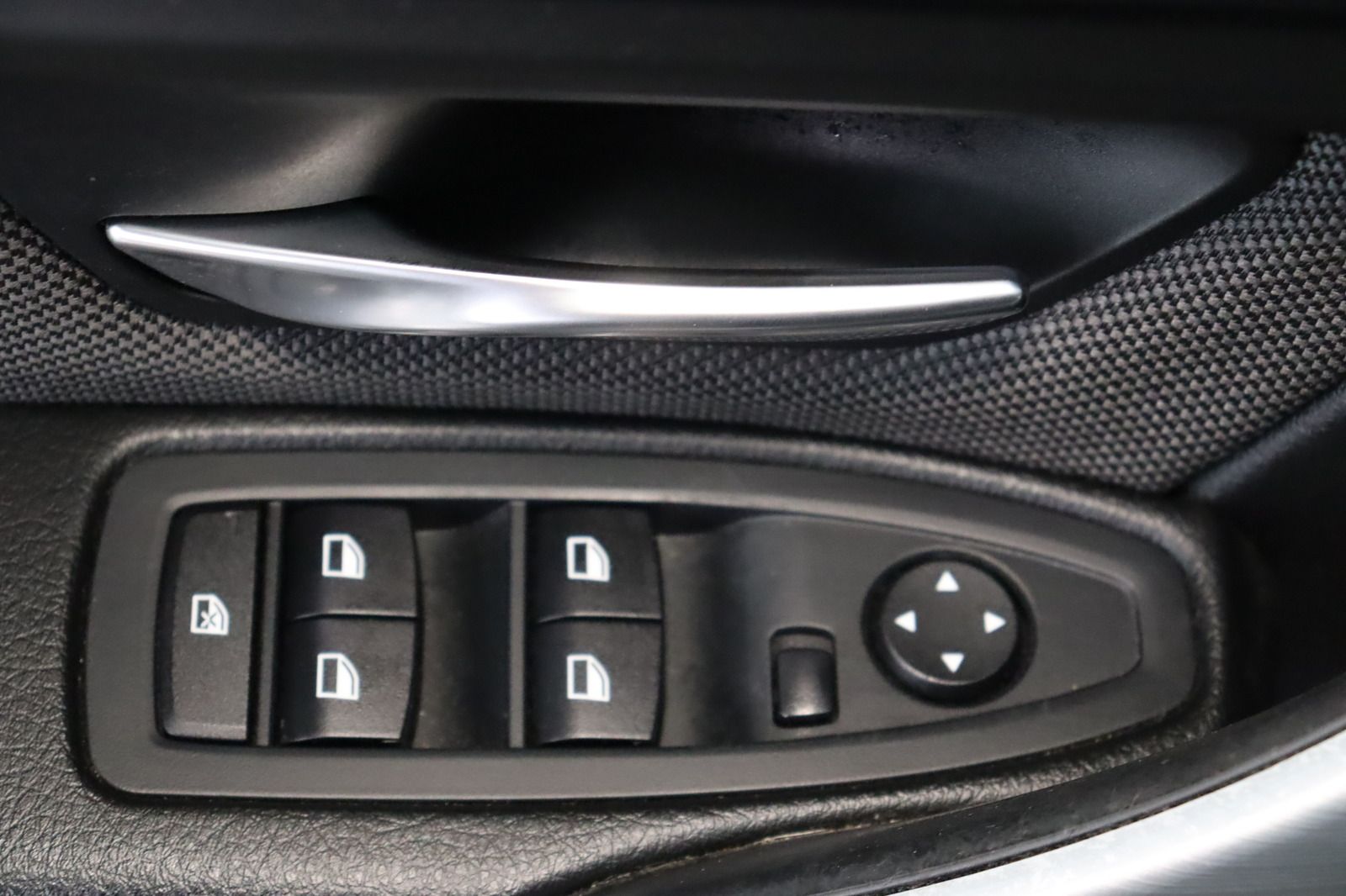 Fahrzeugabbildung BMW 316 i Modern Line * Bi-Xenon * Navi