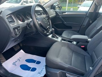 Volkswagen Golf - 11