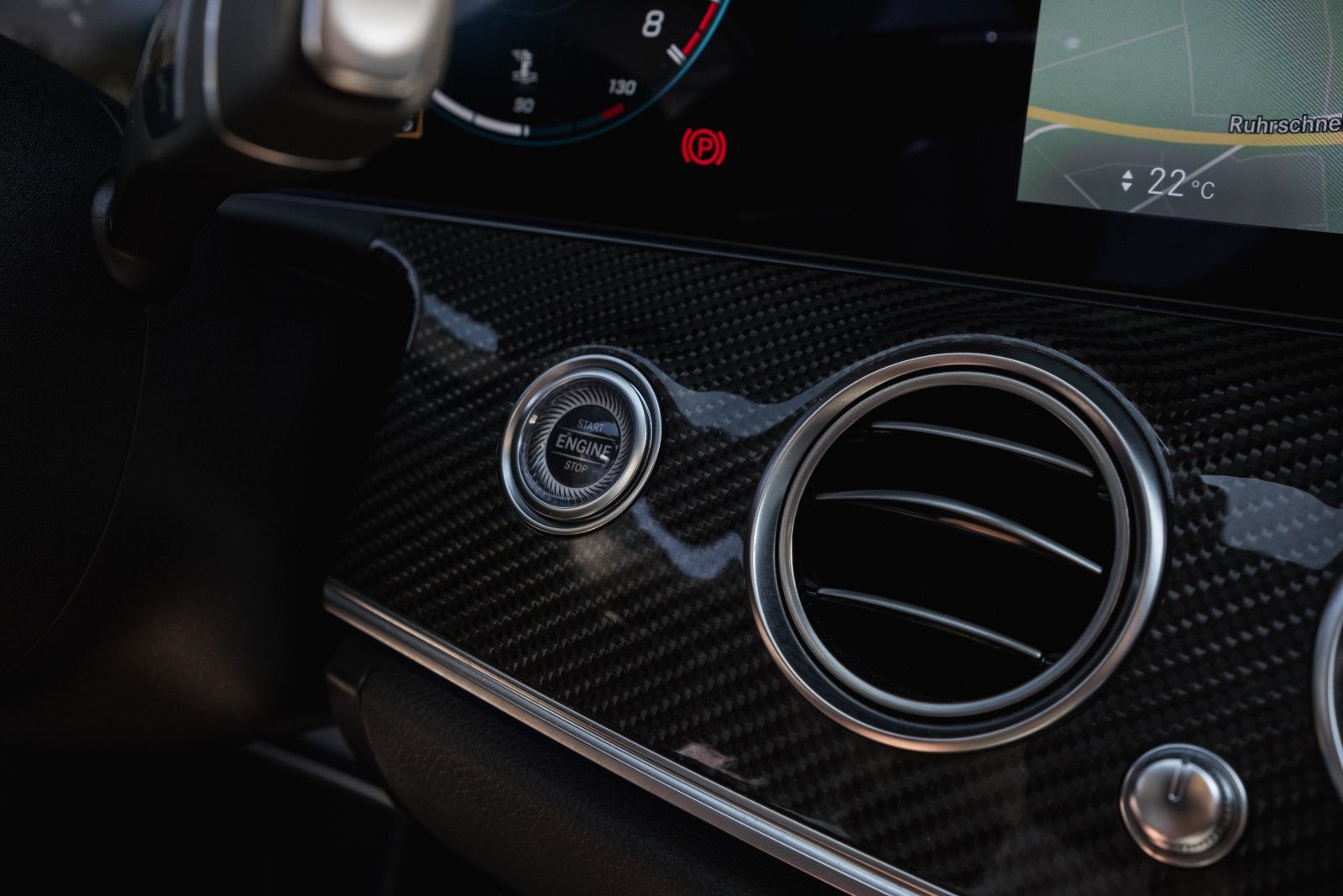 Fahrzeugabbildung Mercedes-Benz E 63 AMG S-Steuer -Dt.Auto-Keramik-Sonderfarbe