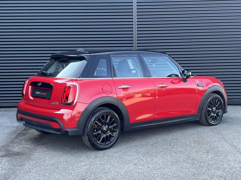 MINI Mini 5 porte Mini Cooper 1.5 Business Autom imagem 3