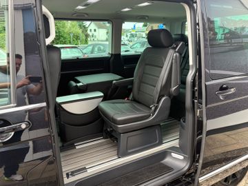 Fahrzeugabbildung Volkswagen T6.1 Multivan Highline 4MO Leder Standh. ACC 18
