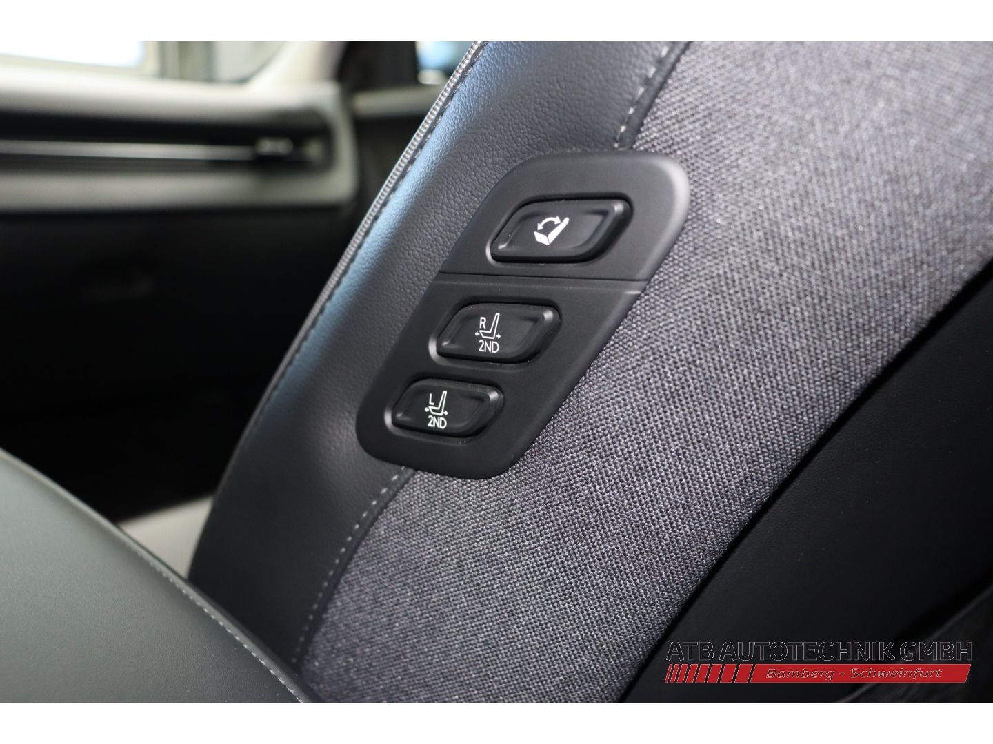 Fahrzeugabbildung Hyundai IONIQ 5 UNIQ 4WD 77,4 kWh Relax-Paket 20''LM-Fel