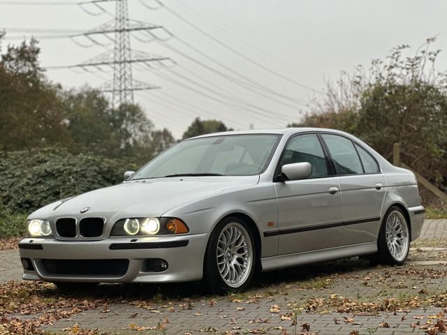 BMW E39 520i