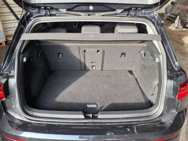 Golf VIII 2.0 TDI ACTIVE IQ.LIGHT+ACC+KAMERA+