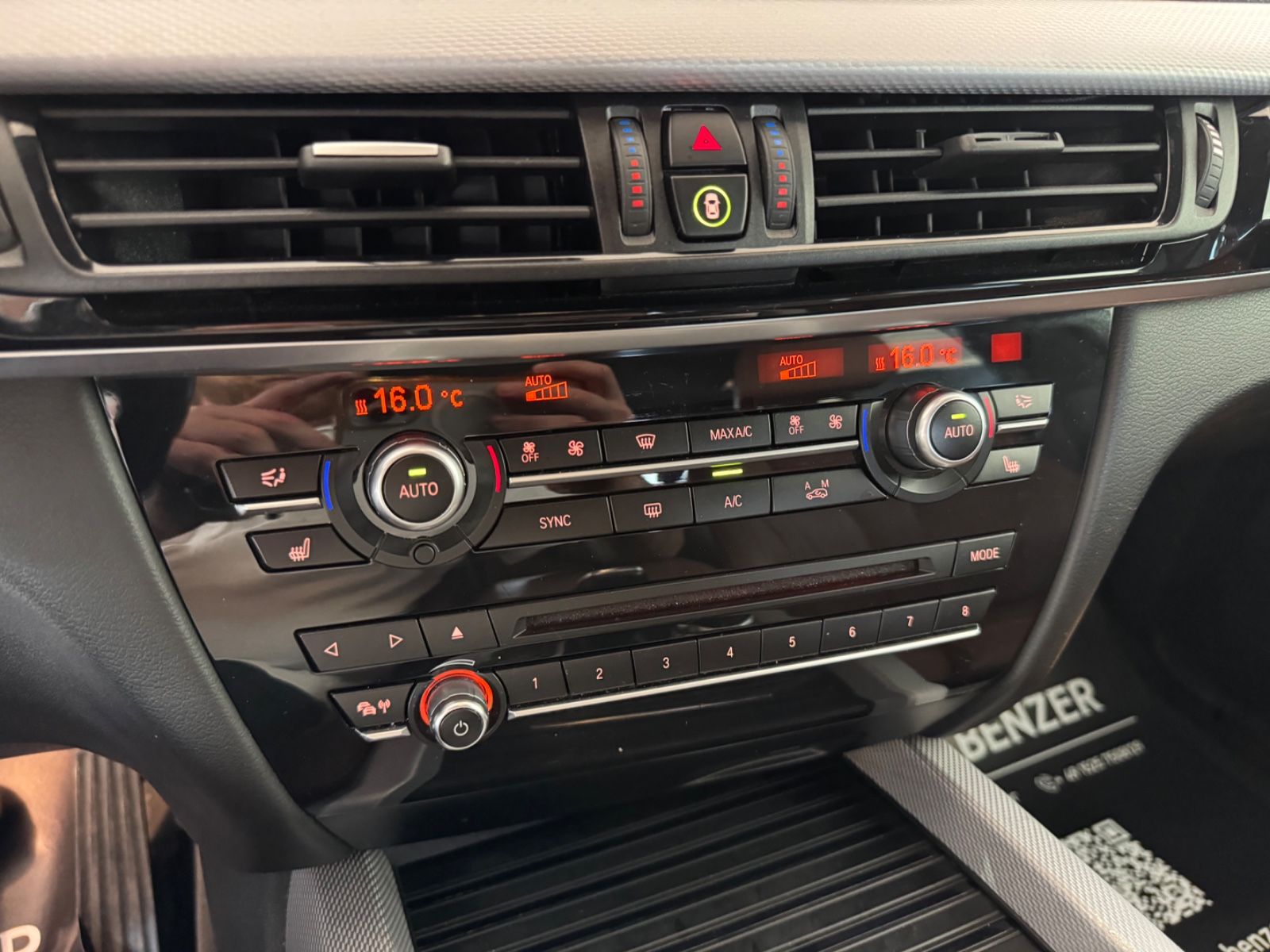 Fahrzeugabbildung BMW X5 sDrive 25 d/M-Paket/Leder/AHK/R-Cam/Xenon/SHZ