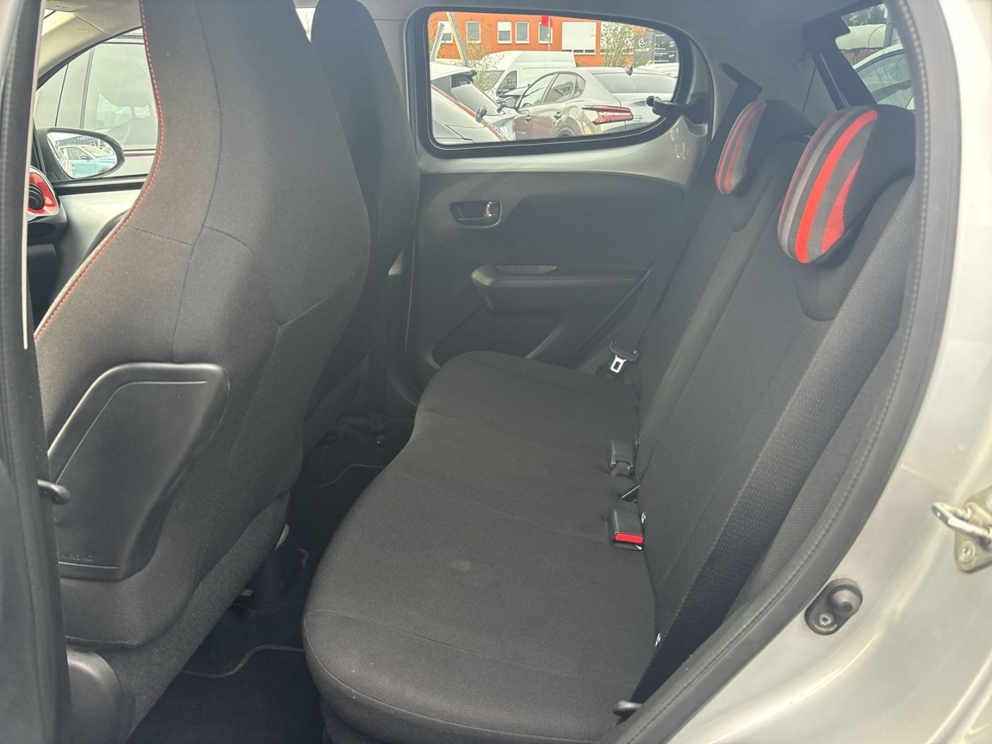 Fahrzeugabbildung Peugeot 108 TOP! VTi 72  El. Verdeck CarPlay SHZ