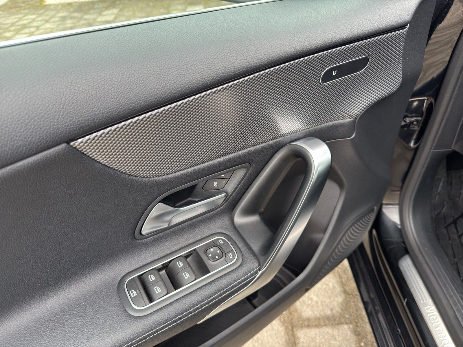 MERCEDES-BENZ A 180 Progressive AUTOMATIK / KLIMA / NAVI / SIT - Image 19