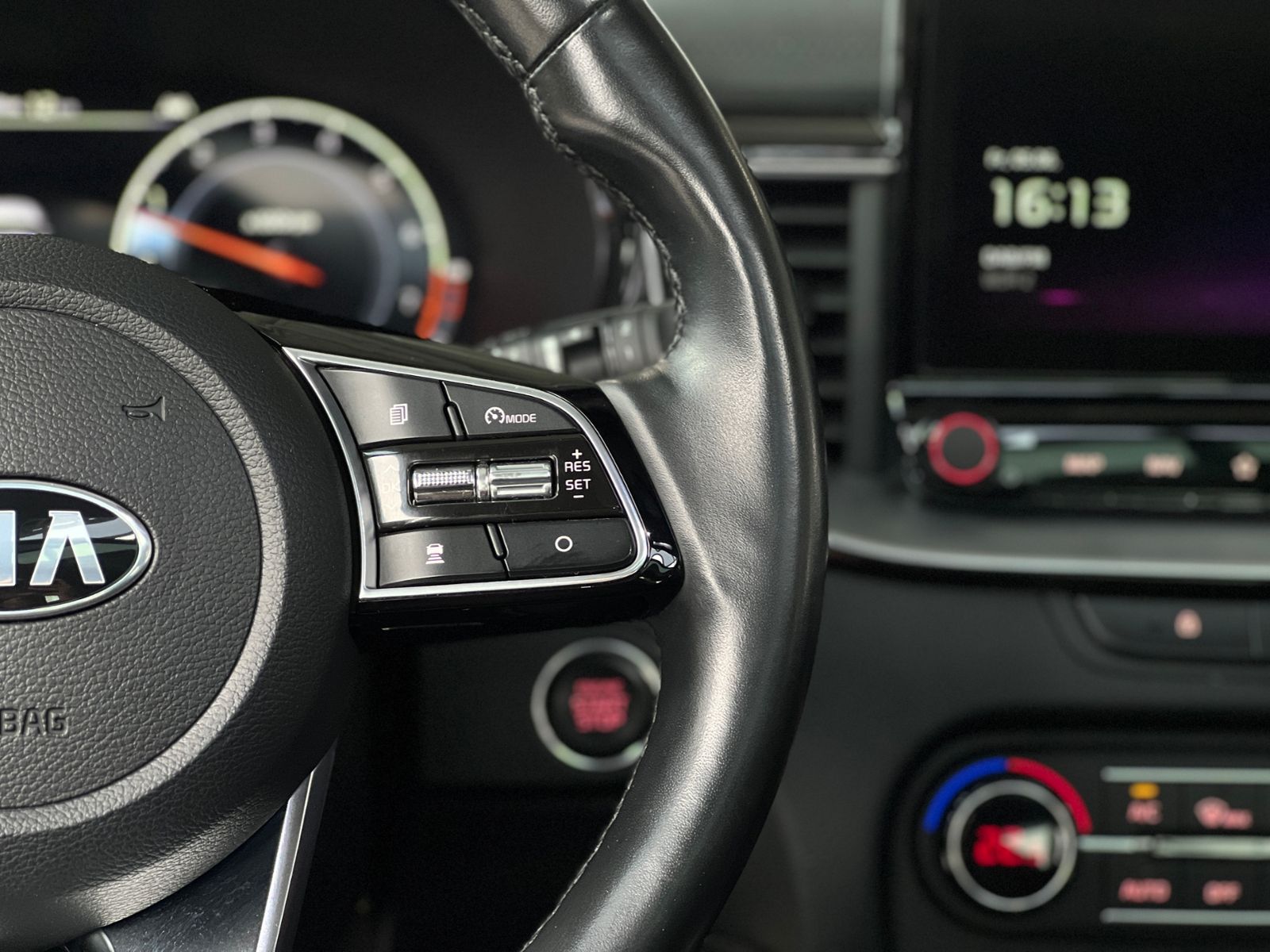 Fahrzeugabbildung Kia XCeed Platinum Edition LED NAVI ALU