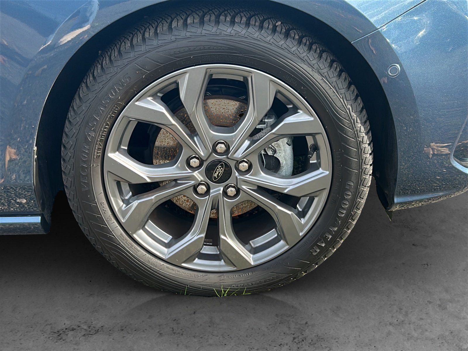 Fahrzeugabbildung Ford Focus 1.0 ST-Line X Aut./LED/ACC/AHK/KAMERA/NAVI