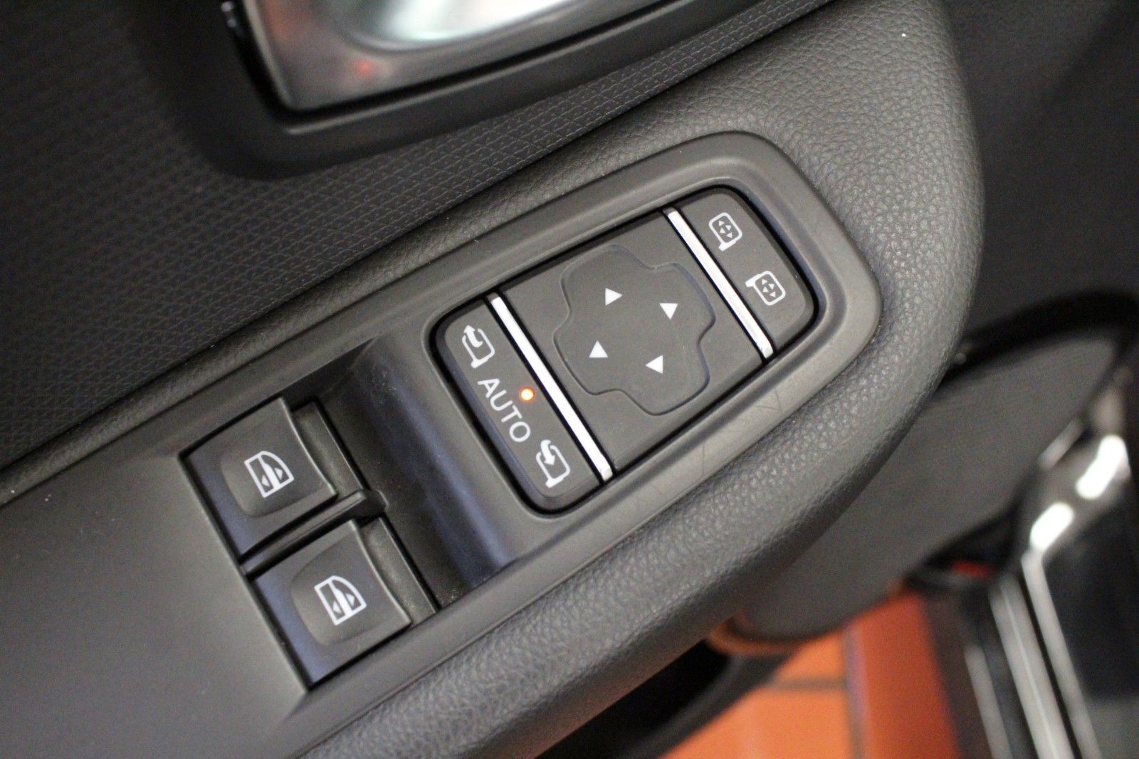 Fahrzeugabbildung Renault Clio TCe 90 GT Line *Navi*Klima*Winterräder *