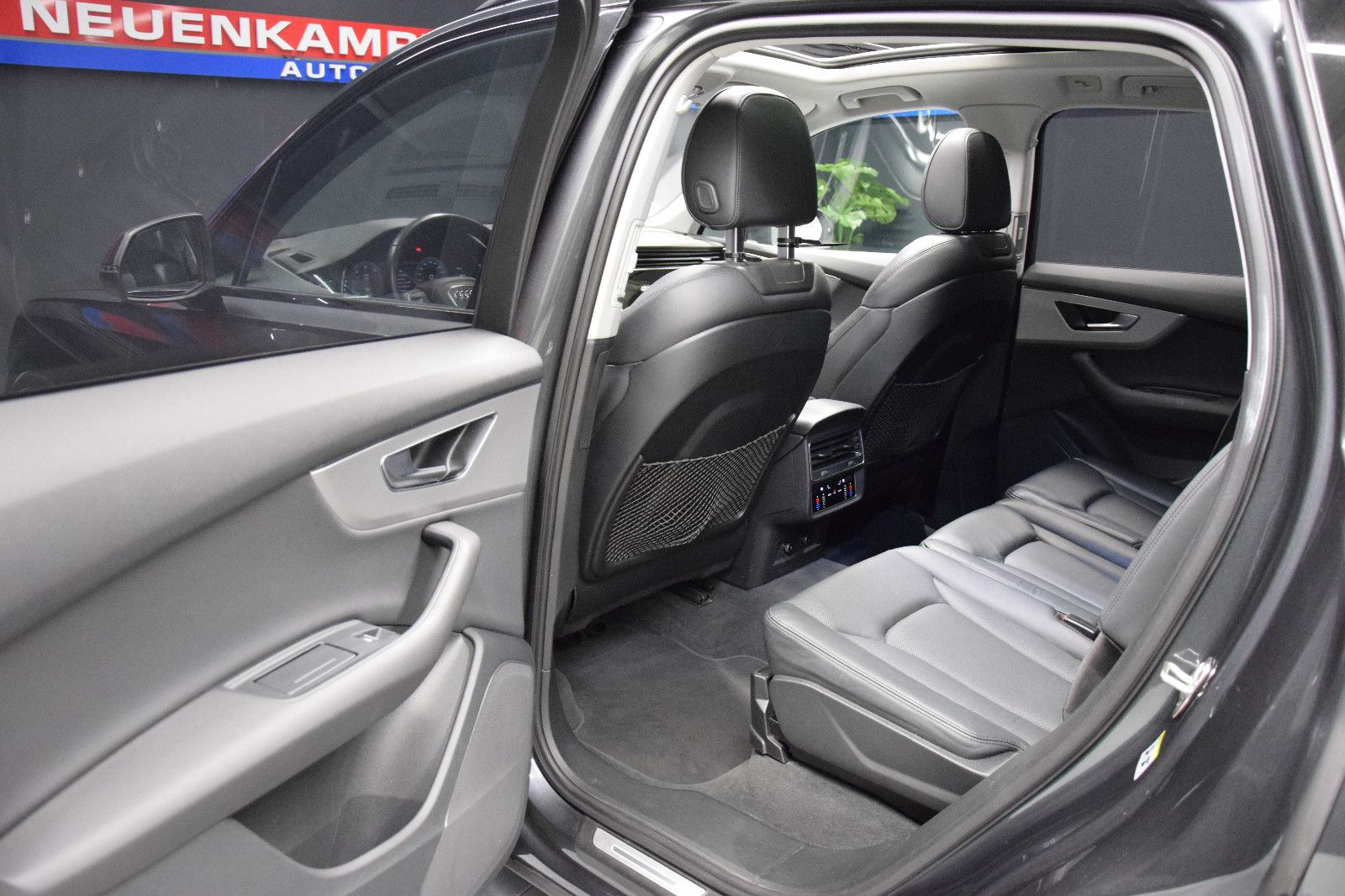 Fahrzeugabbildung Audi Q7 50 TDI quattro S line Pano Luft Massage 22"