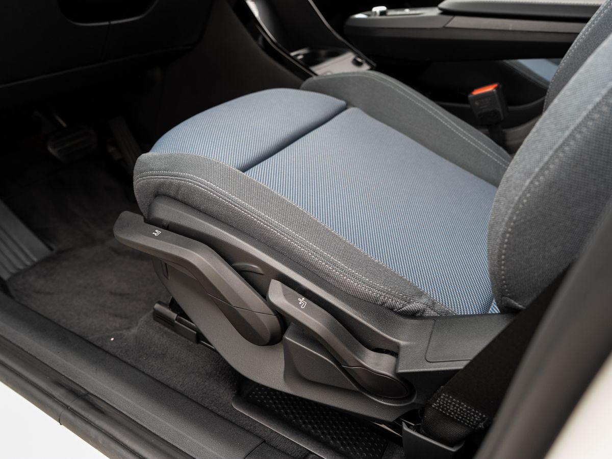 BMW 220 Active Tourer 220i Active Tourer AHK PANO SpSitze RFK ShadowL, миниатюра 11