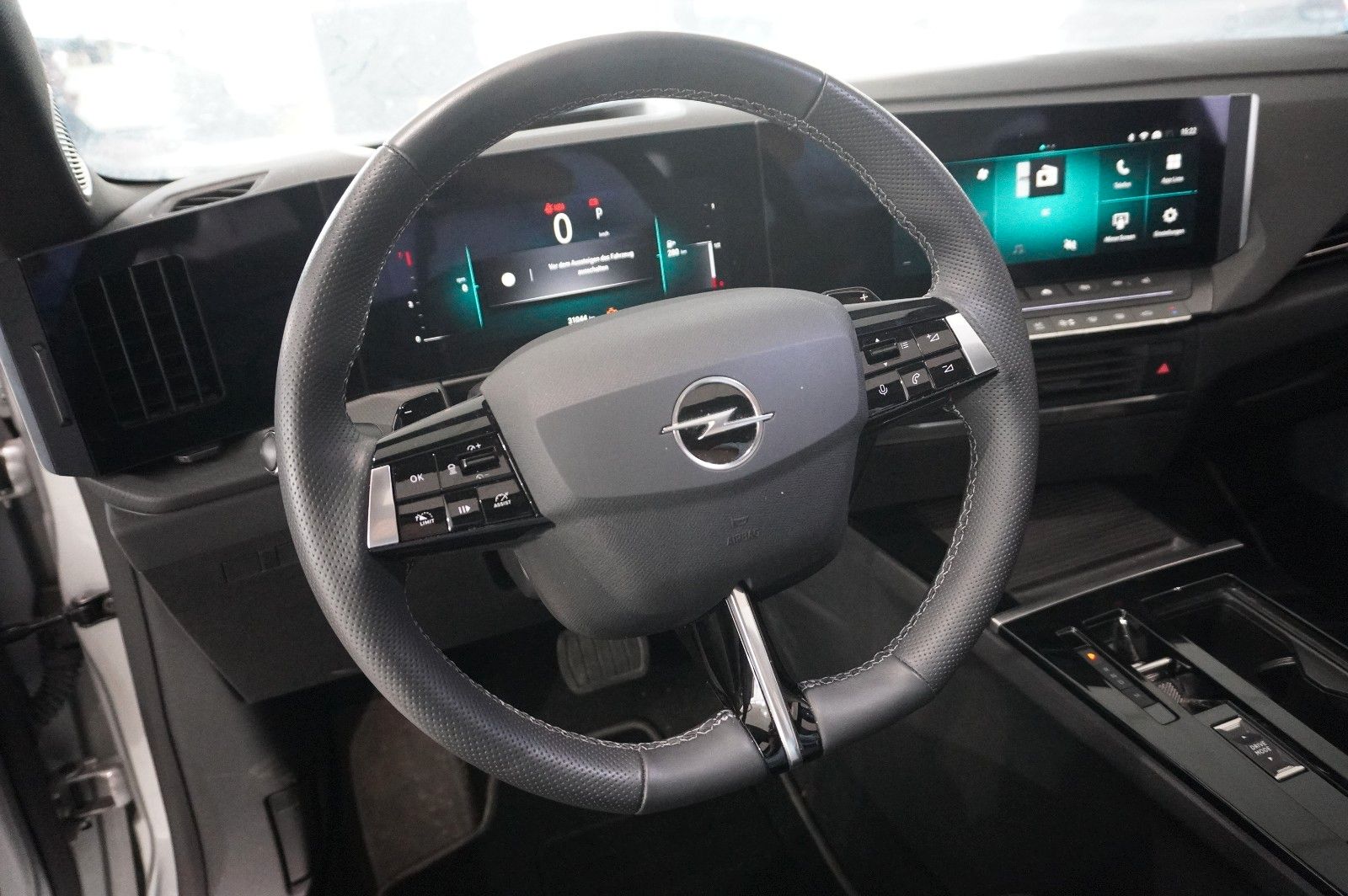 Fahrzeugabbildung Opel Astra L Lim. 1.2T GS LINE NAVI/LED/360°/PANO/HUD