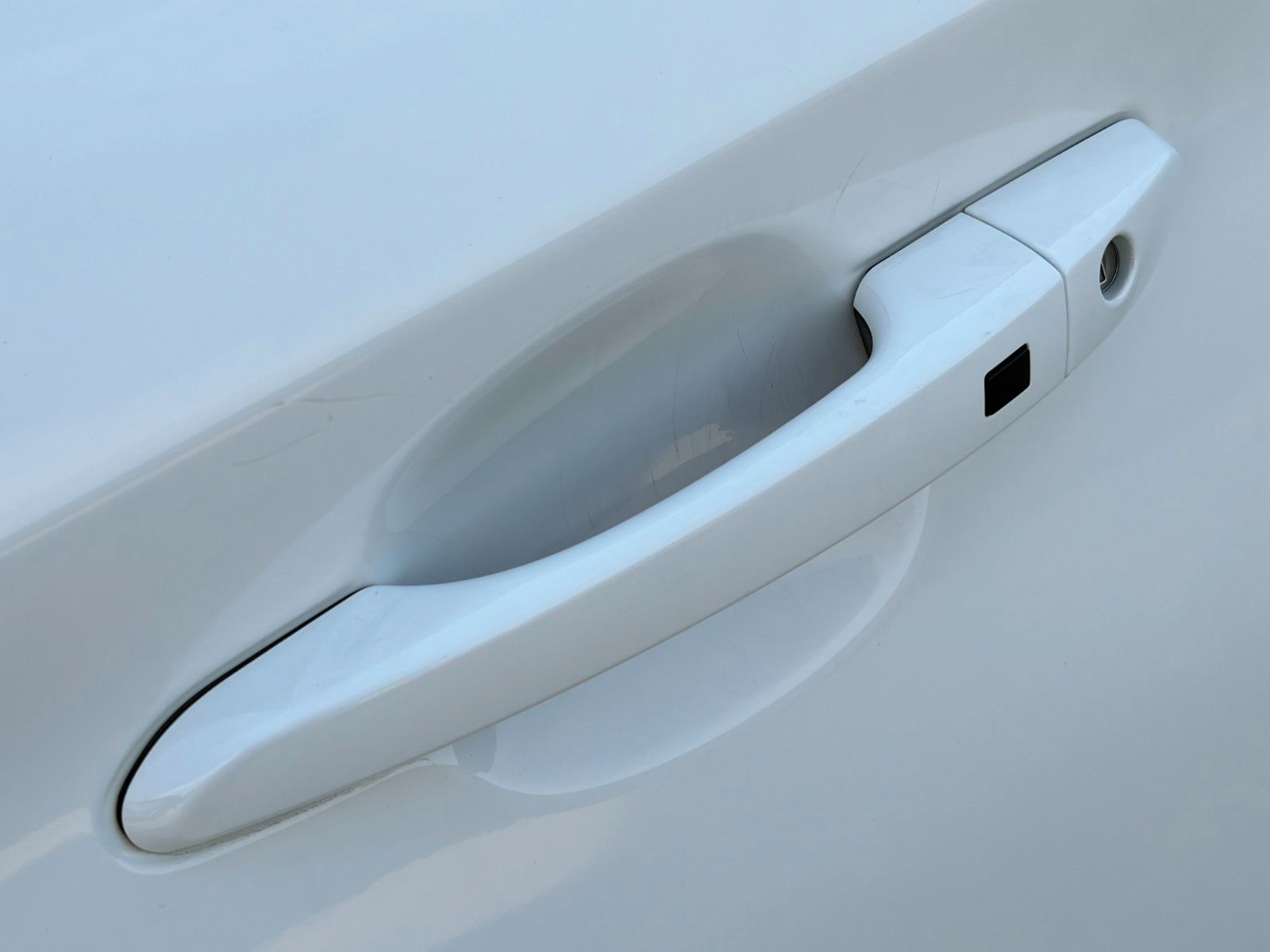 Fahrzeugabbildung Hyundai KONA E Select SHZ LHZ ACC LKA LFA Navi CarPlay