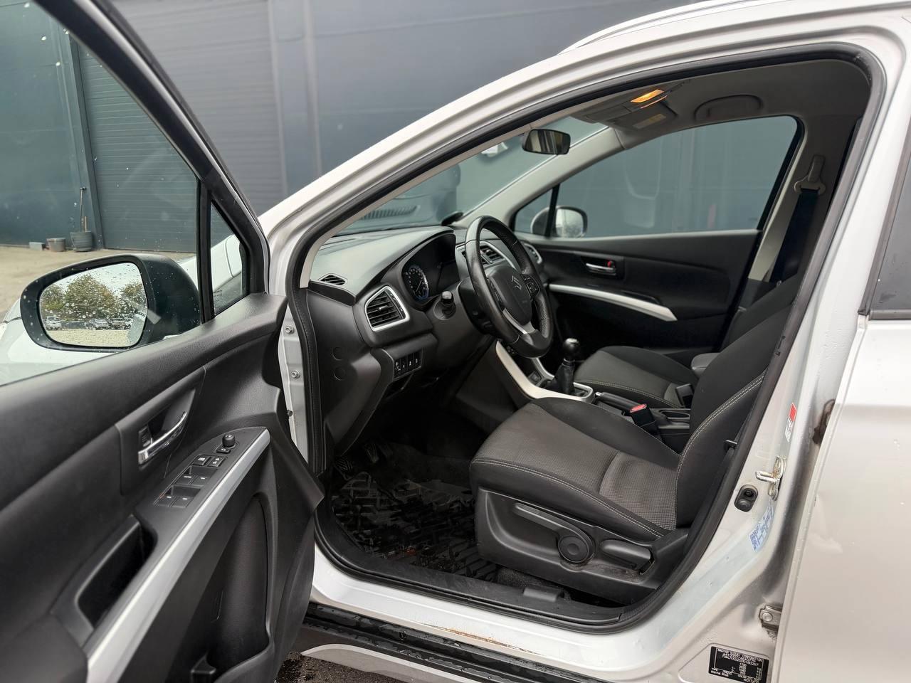 Suzuki SX4 S-Cross 2015 — photo 12