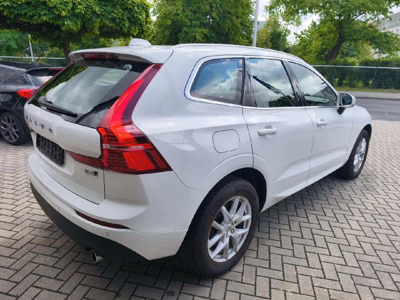 Fahrzeugabbildung Volvo XC60 Momentum Pro AWD