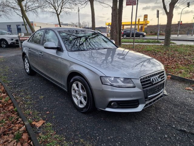 Audi A4 Lim. Attraction Automatik / 46.500 km