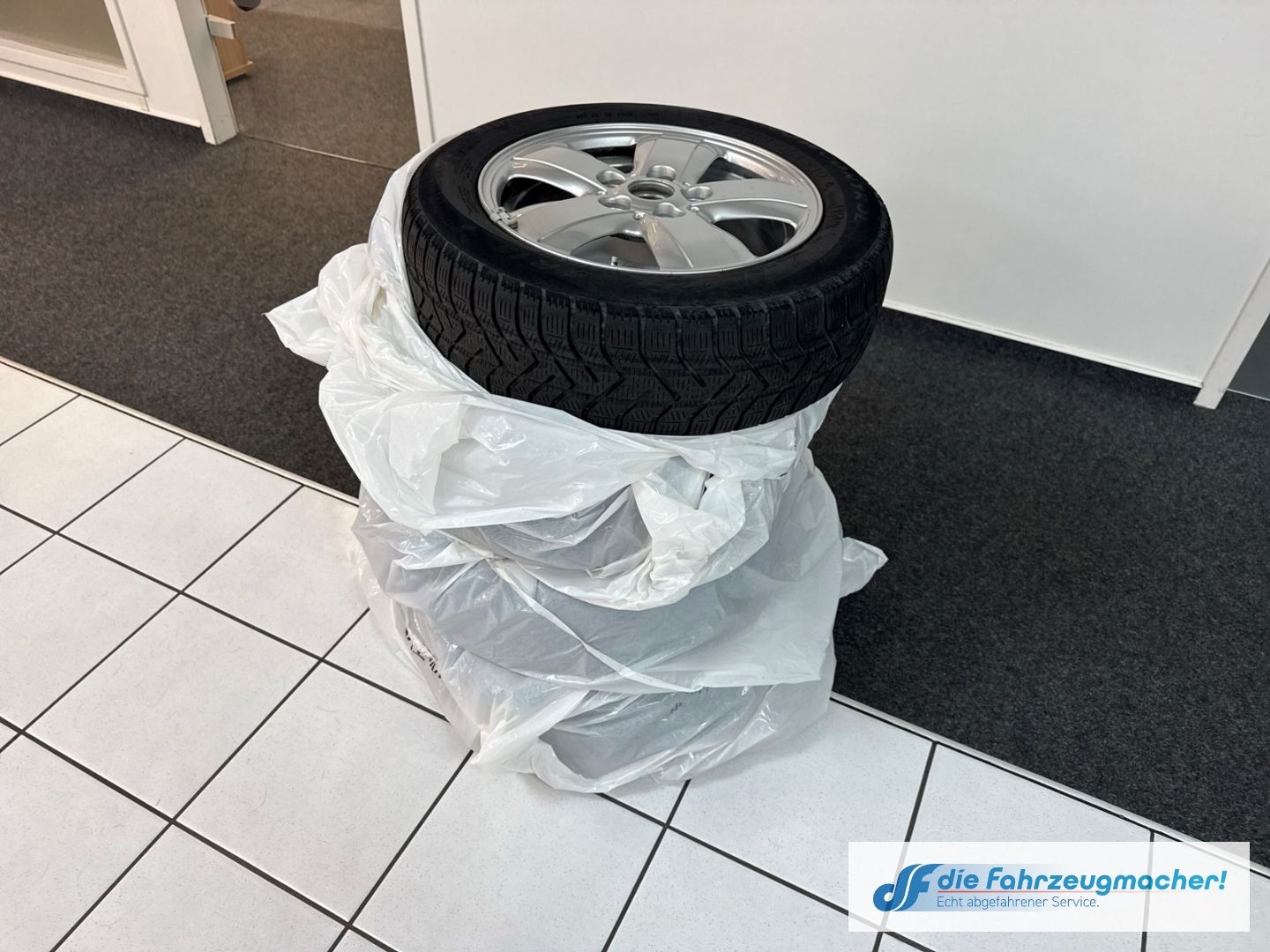 Fahrzeugabbildung MINI Cooper Mehrzonenklima Ambientebeleuchtung SHZ Ke