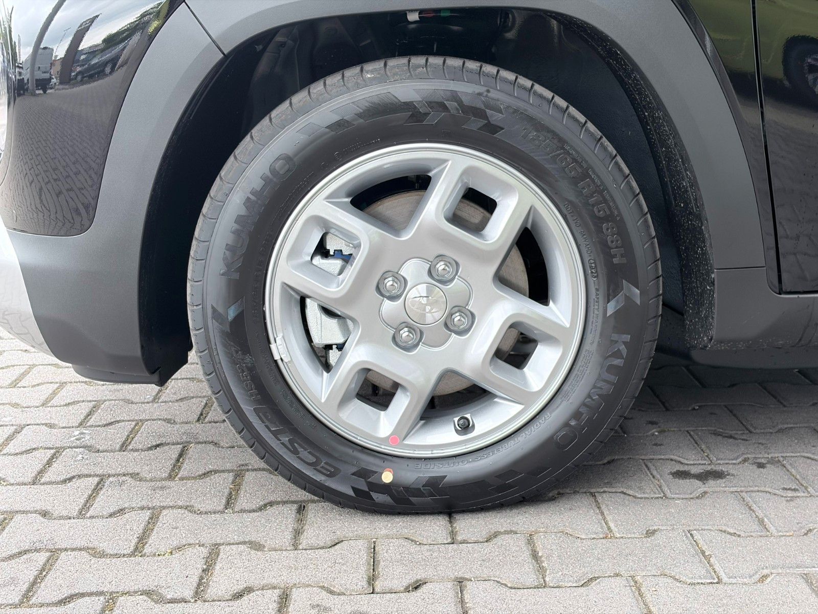 Fahrzeugabbildung Hyundai Inster Elektro FWD 85 kW Trend KlimaA,Navi,SHZ