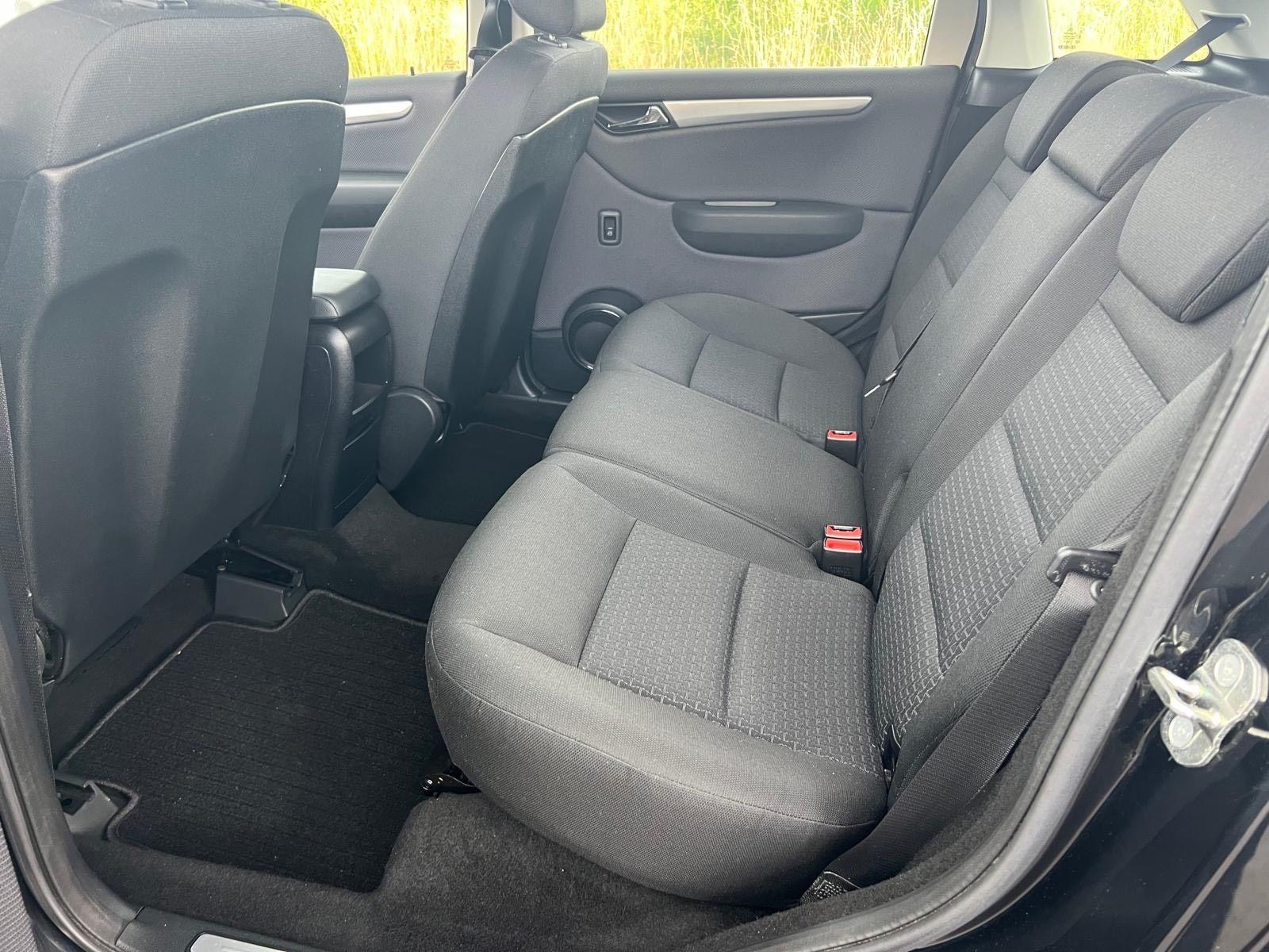 Mercedes-Benz B180 2010 — photo 9