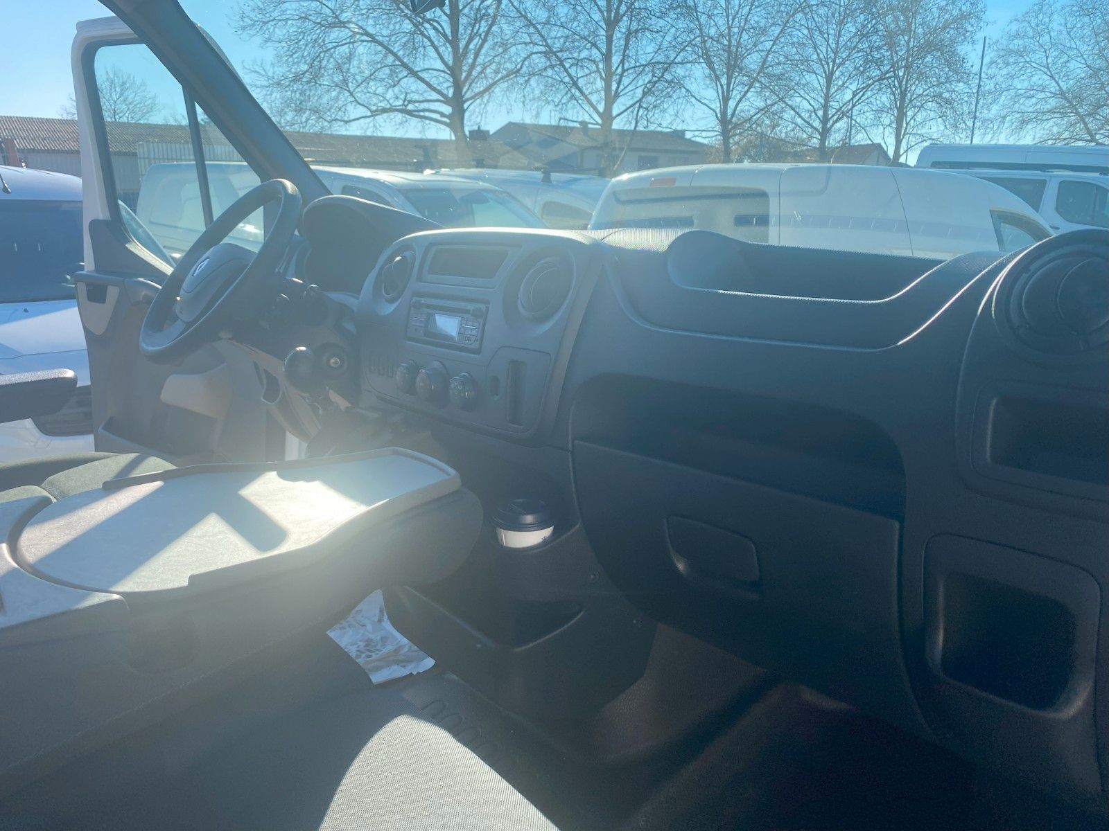 Fahrzeugabbildung Renault Master III PritscheDoka,AHK1Hd,Laubschutzugitter
