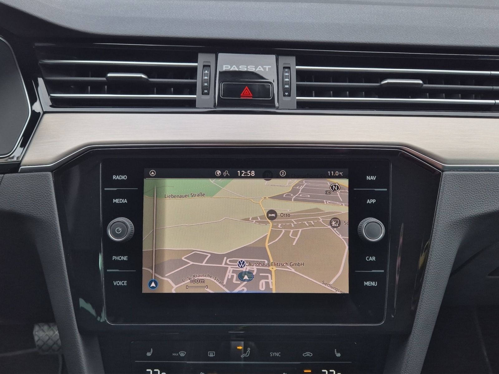 Fahrzeugabbildung Volkswagen Passat Variant TDI Elegance DSG 4M Matrix Navi A