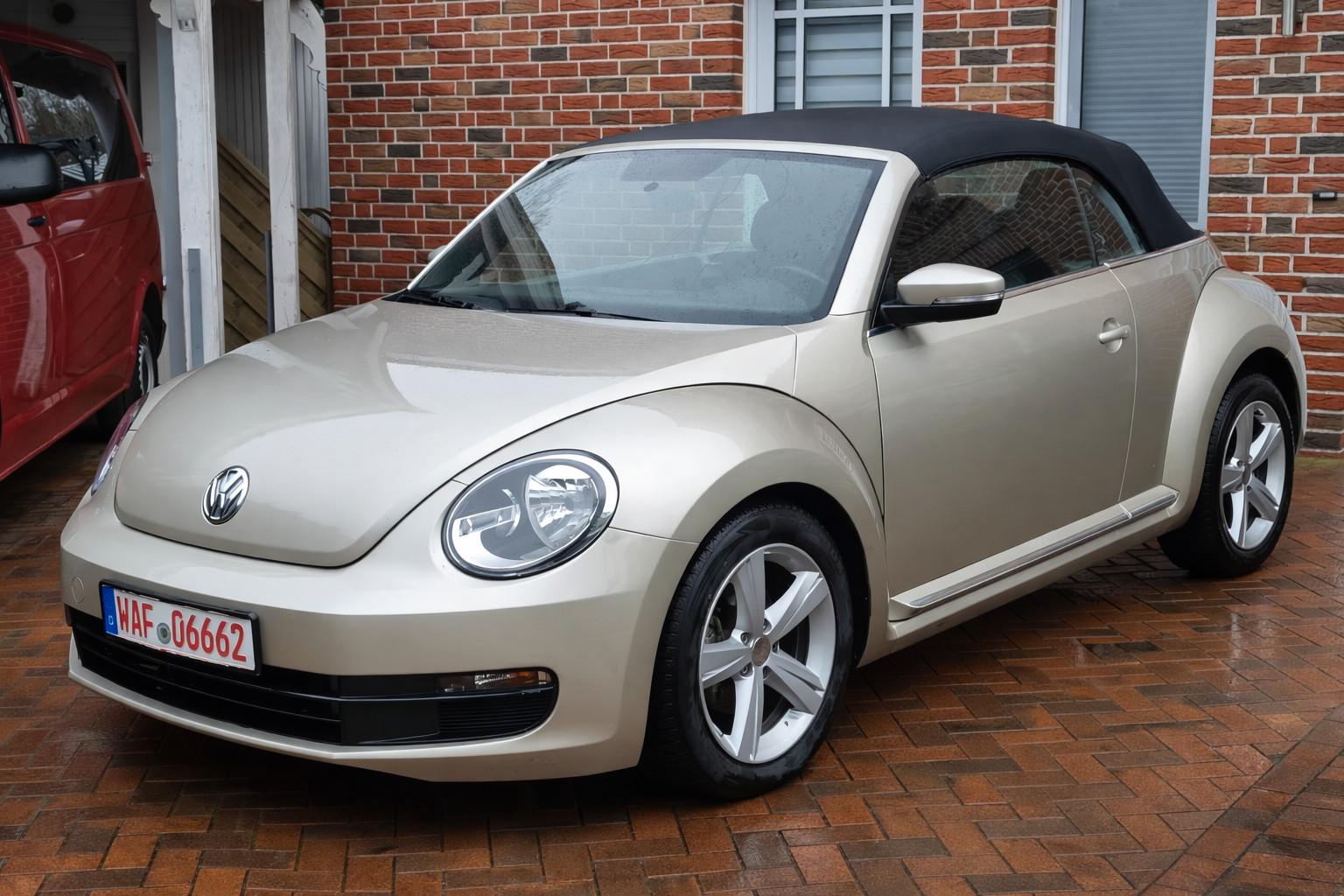 Volkswagen Beetle Cabriolet orig. 33.600km+Aut.+Klima+Leder