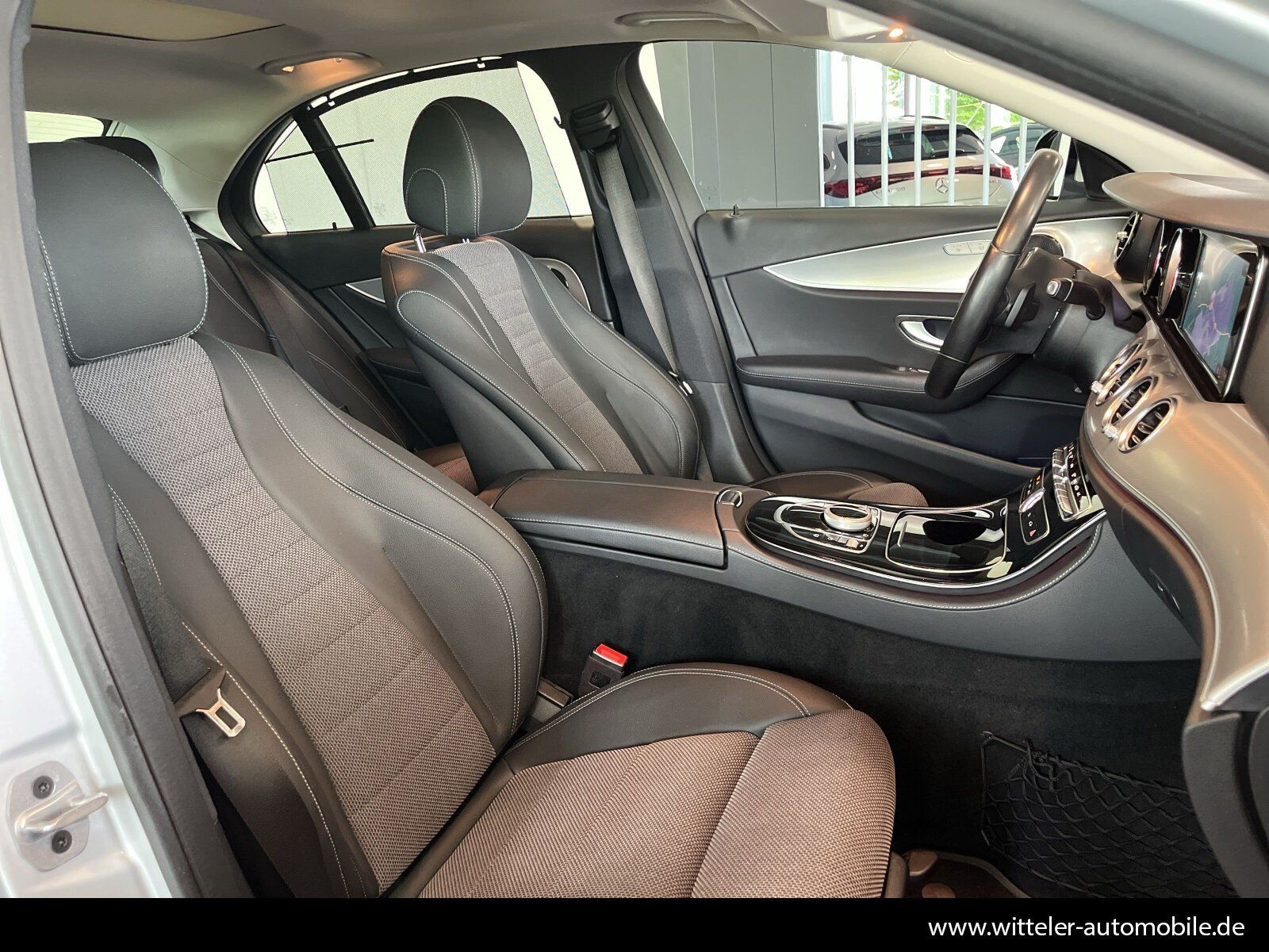 Mercedes-Benz E 220 d EXCLUSIVE LED/AHK/PANO/360°/Navigation foto 16
