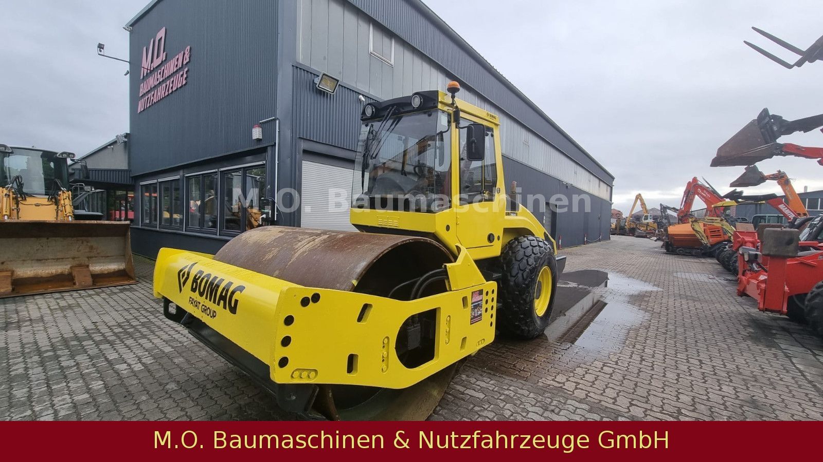 Fahrzeugabbildung BOMAG BW 213 D-4 Walzenzug