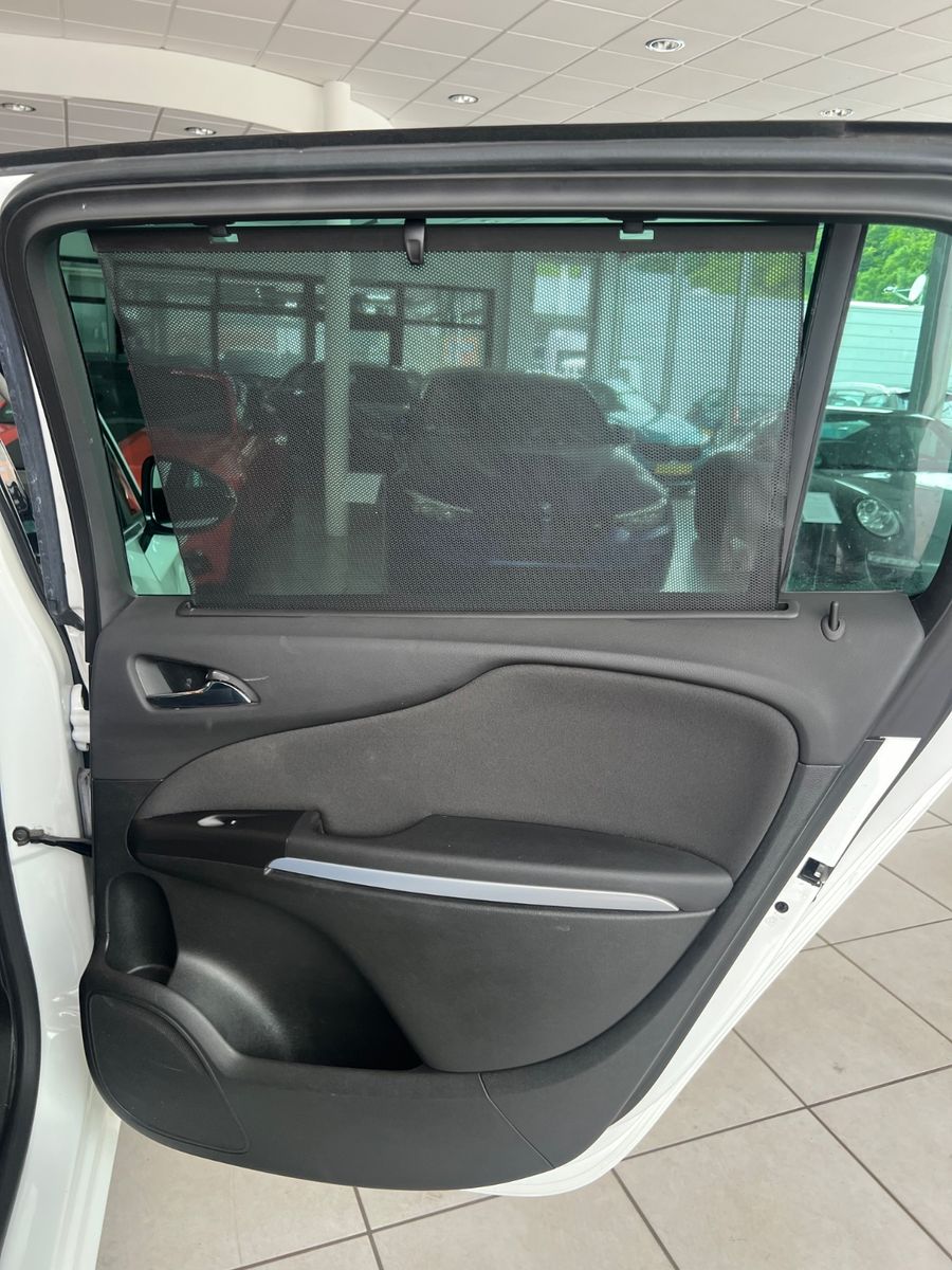 Fahrzeugabbildung Opel Zafira C Active * 7.SITZER * AUTOMATIK *