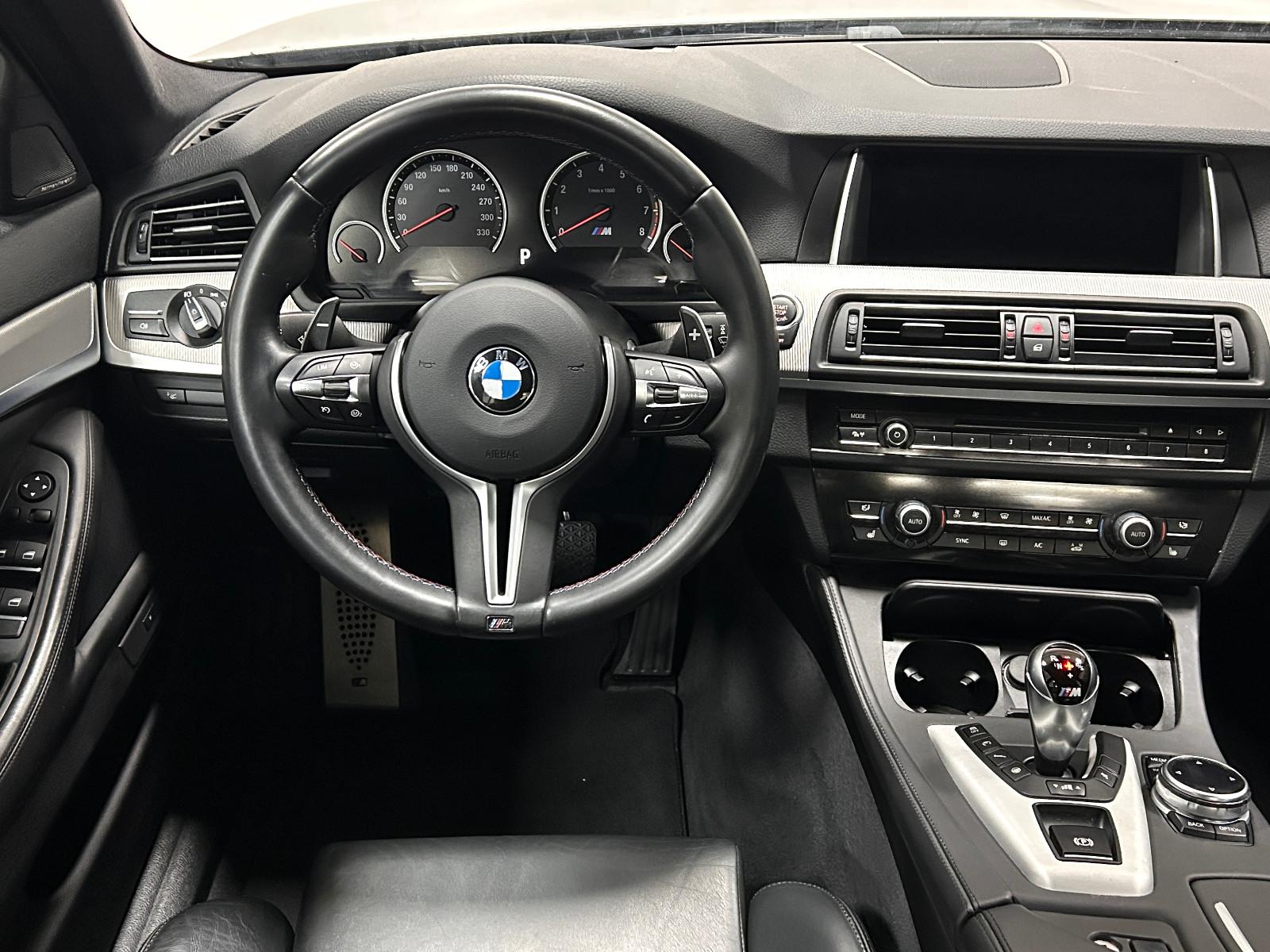 BMW M5 COMPETITION V8 4.4 575ch - PACK COMPETITION - HARMAN KARDON - HUD - CUIR MÉRINOS - SIÈGES CHAUFFANTS