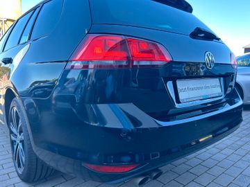 Volkswagen Golf - 10